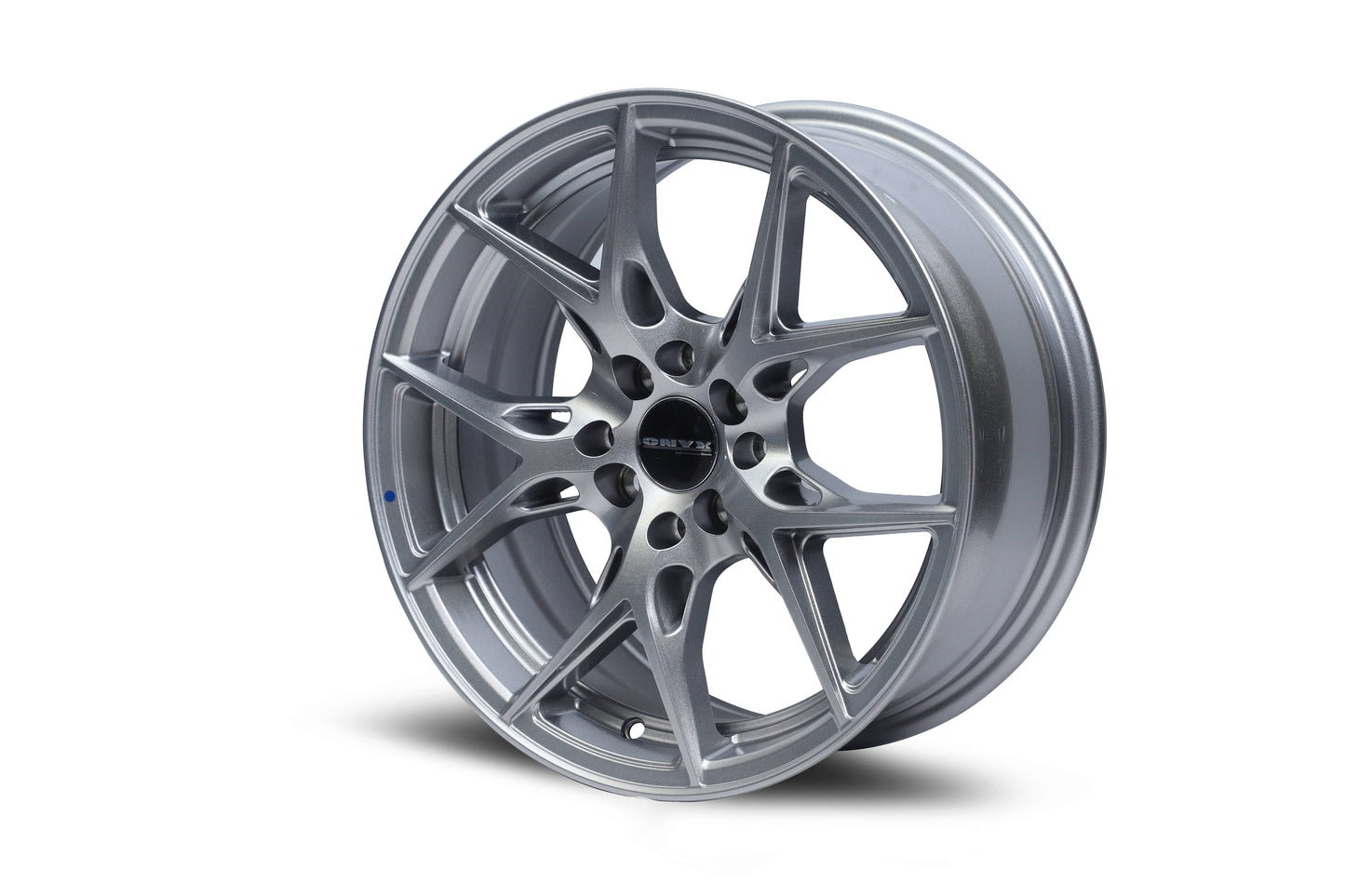 Onyx 02 17 inch 4 Hole Silver