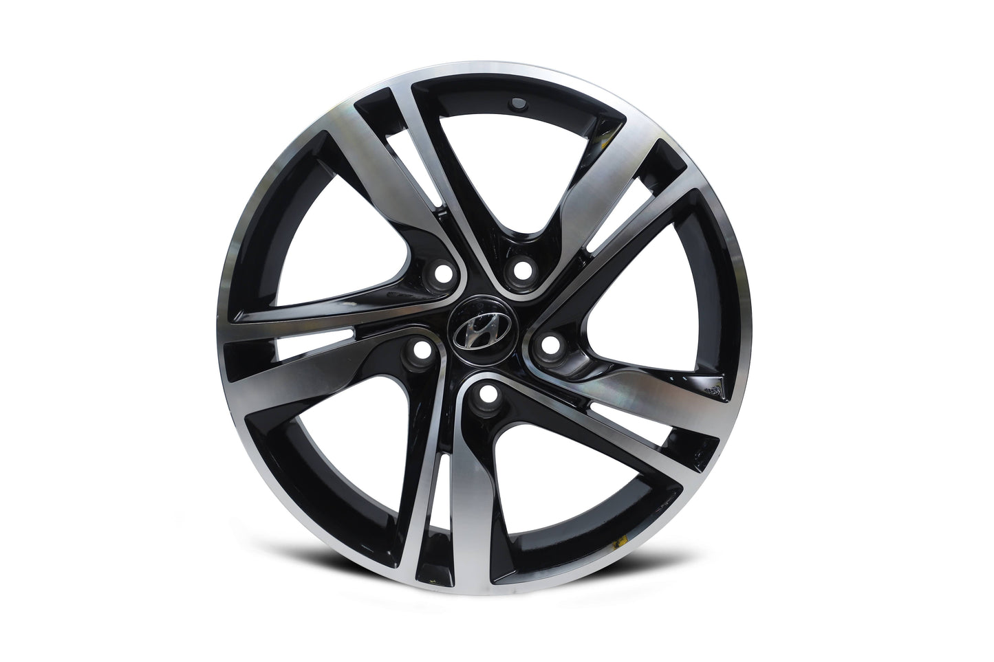 Hyundai 16 inch 5 hole Stock Diamond Cut