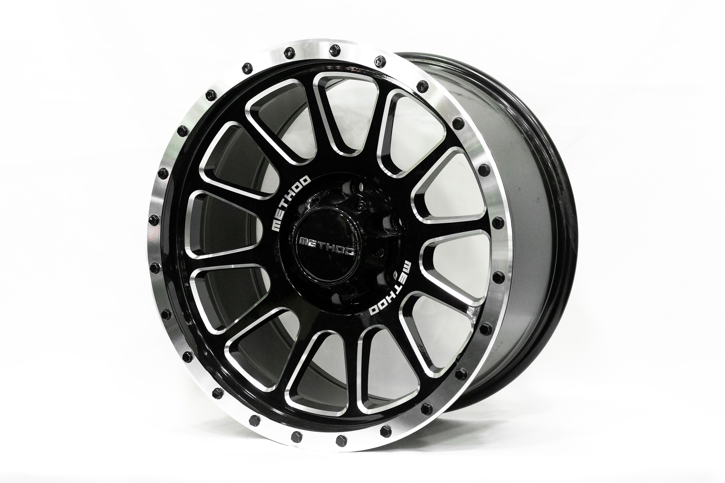 Method 18 inch 6 Hole Matte Black Diamond Cut Shapes
