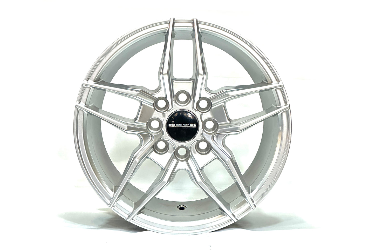 Onyx 14 inch Multi Spoke Hyper Silver