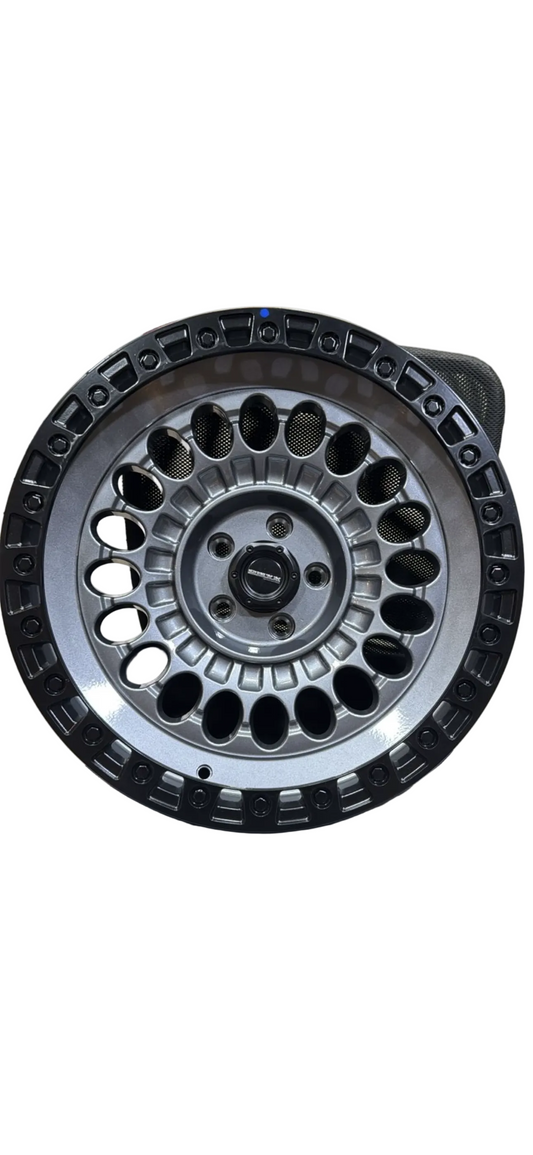 Onyx 011  18 inch 5 hole titanium with black lip